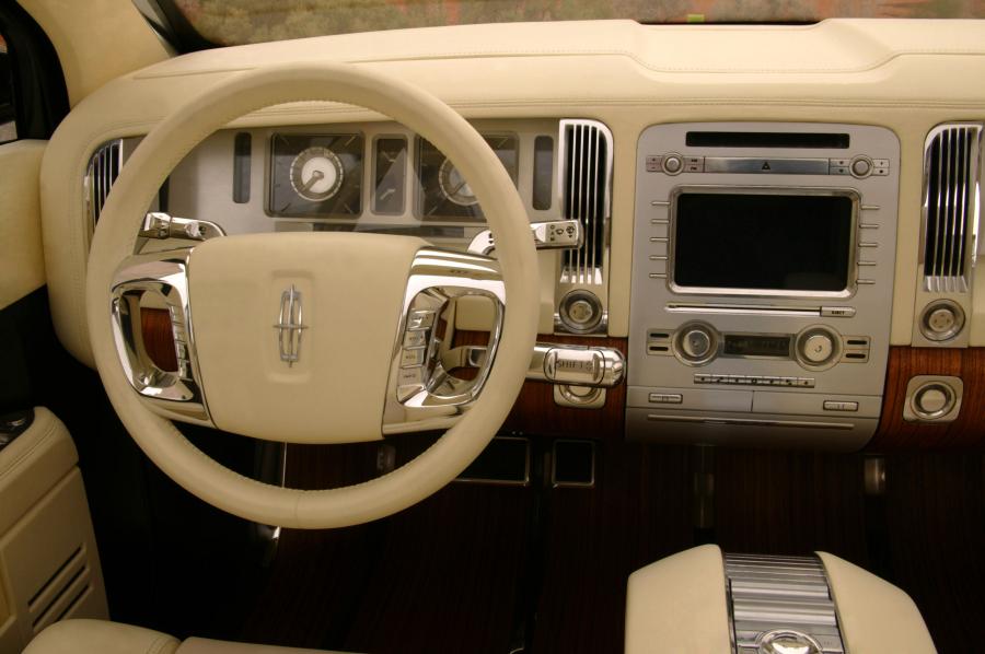  Lincoln Aviator Concept 2004 года  (фото 13 из 37)
